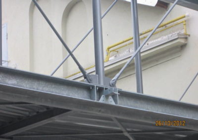 Palazzina Uffici One Martini - Passerella Uffici: dettaglio tiranti Detan
