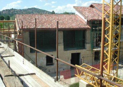 Cascina a Pino T.se - Manto di copertura in coppi di recupero